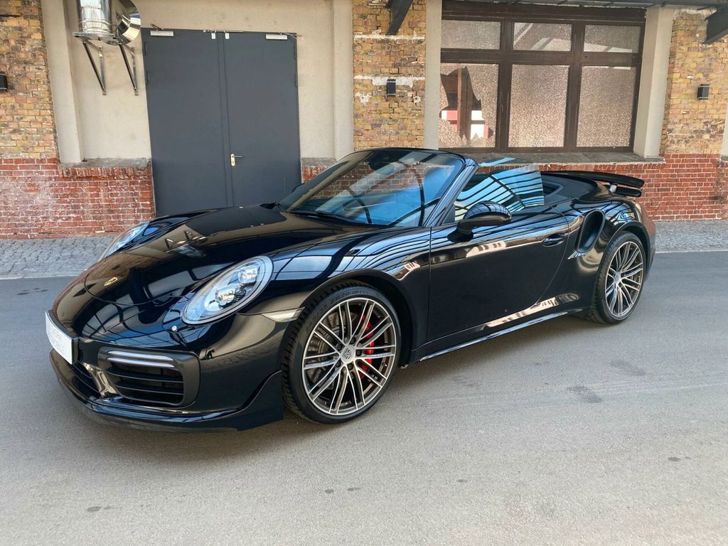 Porsche 911 (991.2) Turbo Cabriolet in Tiefschwarz